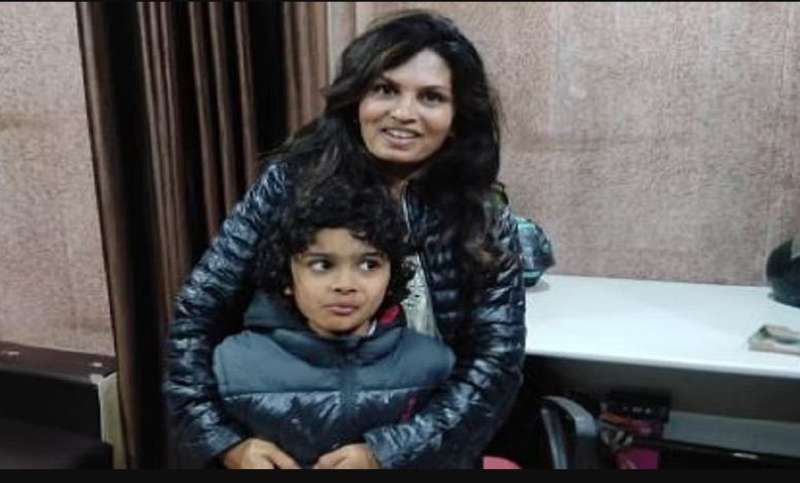 बच्चे ने डायल किया +4 नंबर तो चल गया परिवार का पता